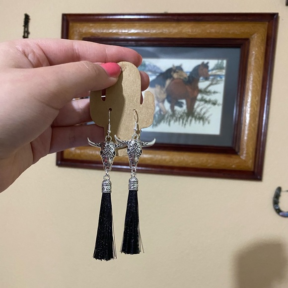 Long horn tassel earrings - Picture 1 of 1